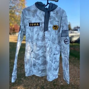 IOWA  Hawkeyes hooded grey Camo sweatshirt by Colosseum men’s small